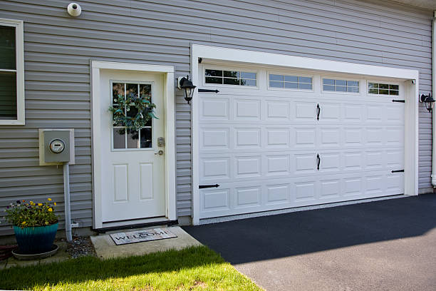 24/7 Emergency Garage Door Panel Replacement experts in Elk Point, SD